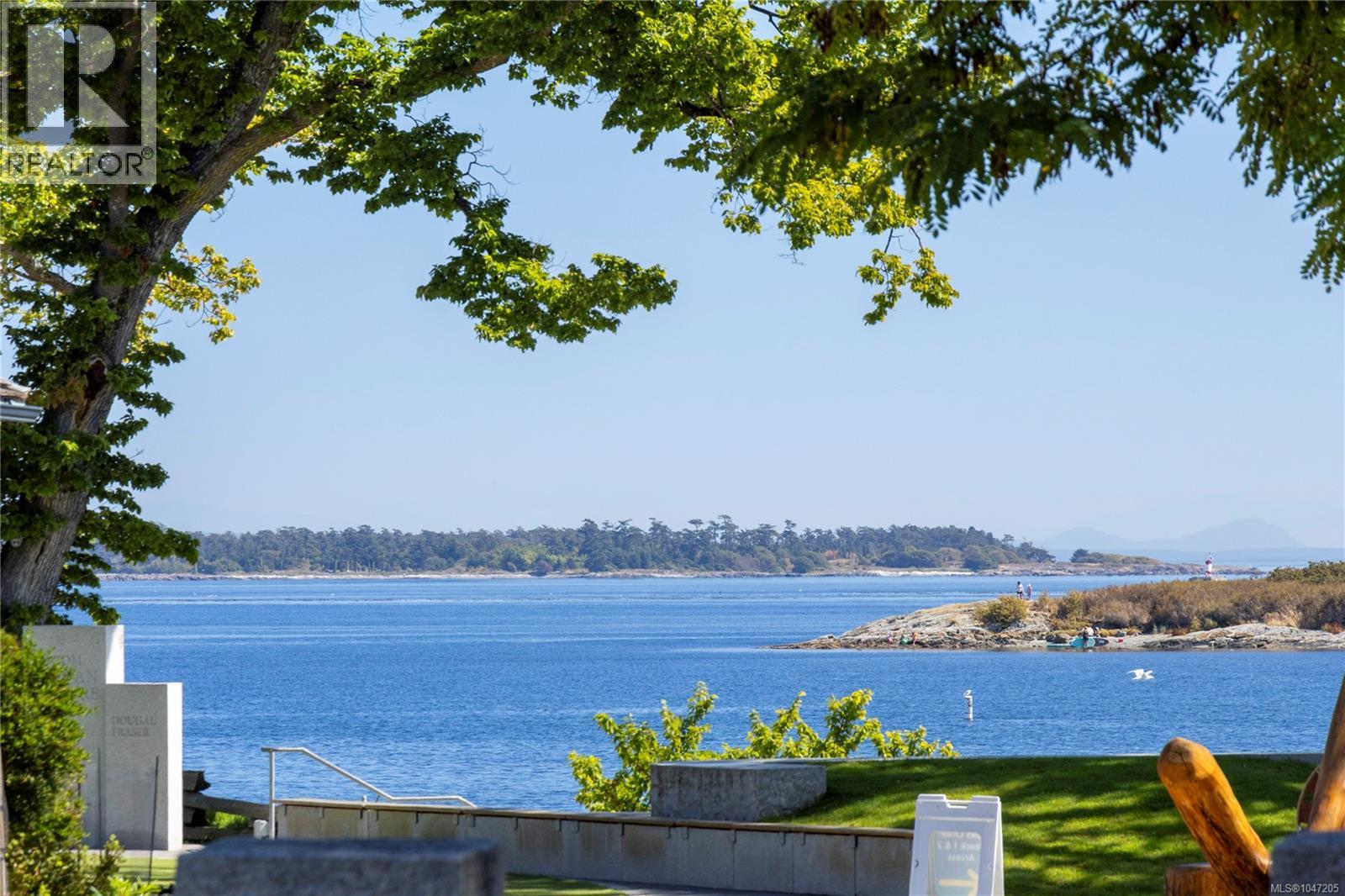  1632 Beach Drive, Oak Bay