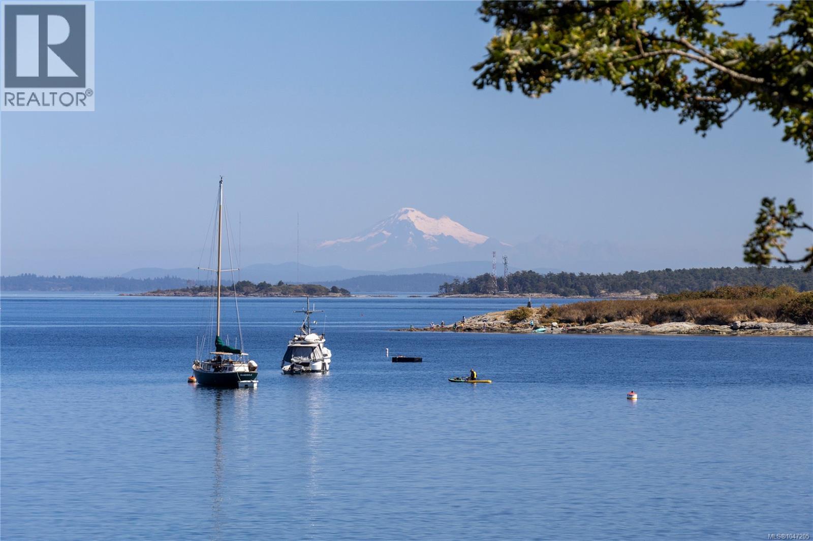  1632 Beach Drive, Oak Bay
