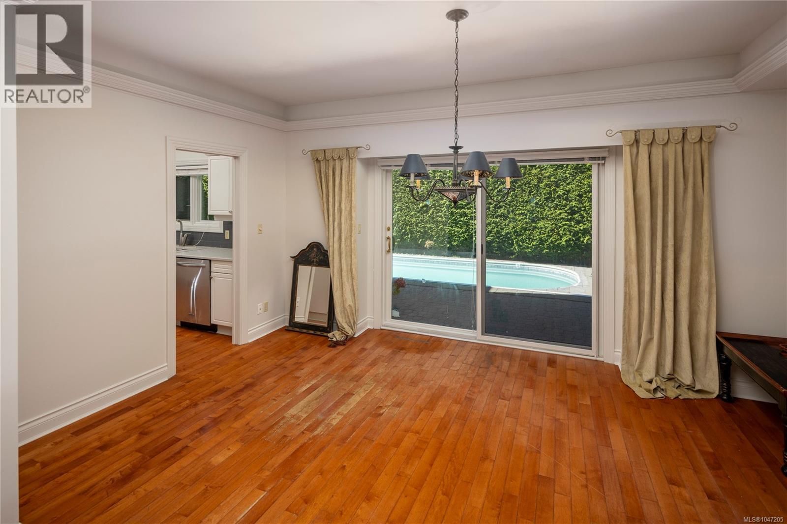 1632 Beach Dr - 6
