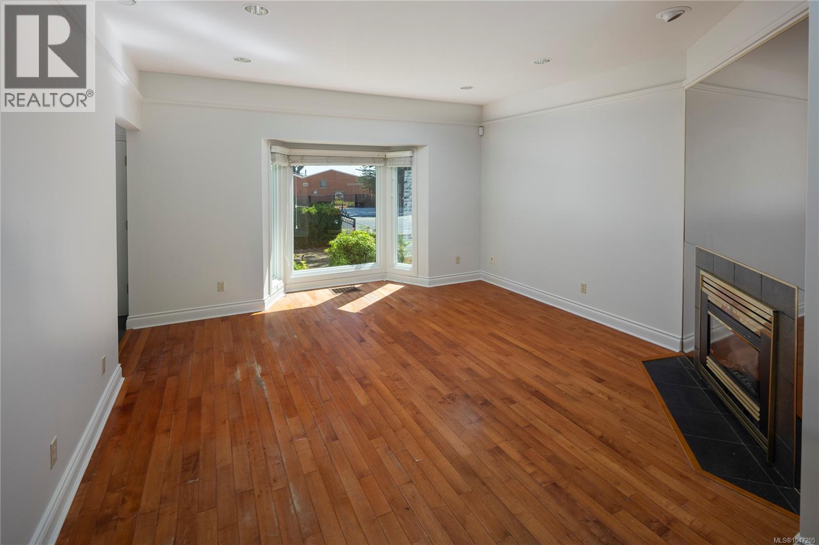  1632 Beach Drive, Oak Bay
