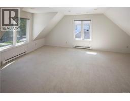 Living room - 1632 Beach Dr, Oak Bay, BC V8R6H8 Photo 17
