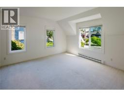 1632 Beach Dr, Oak Bay, BC V8R6H8 Photo 19