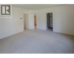 1632 Beach Dr, Oak Bay, BC V8R6H8 Photo 20