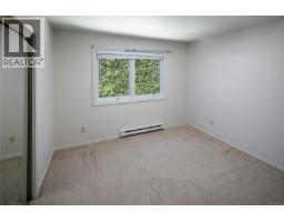 1632 Beach Dr, Oak Bay, BC V8R6H8 Photo 21