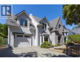 1632 Beach Dr, Oak Bay, BC V8R6H8 Photo 22
