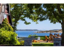 1632 Beach Dr, Oak Bay, BC V8R6H8 Photo 25