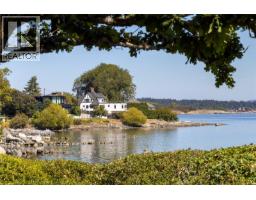 1632 Beach Dr, Oak Bay, BC V8R6H8 Photo 34