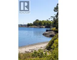 1632 Beach Dr, Oak Bay, BC V8R6H8 Photo 35