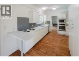 Bedroom - 1632 Beach Dr, Oak Bay, BC V8R6H8 Photo 9