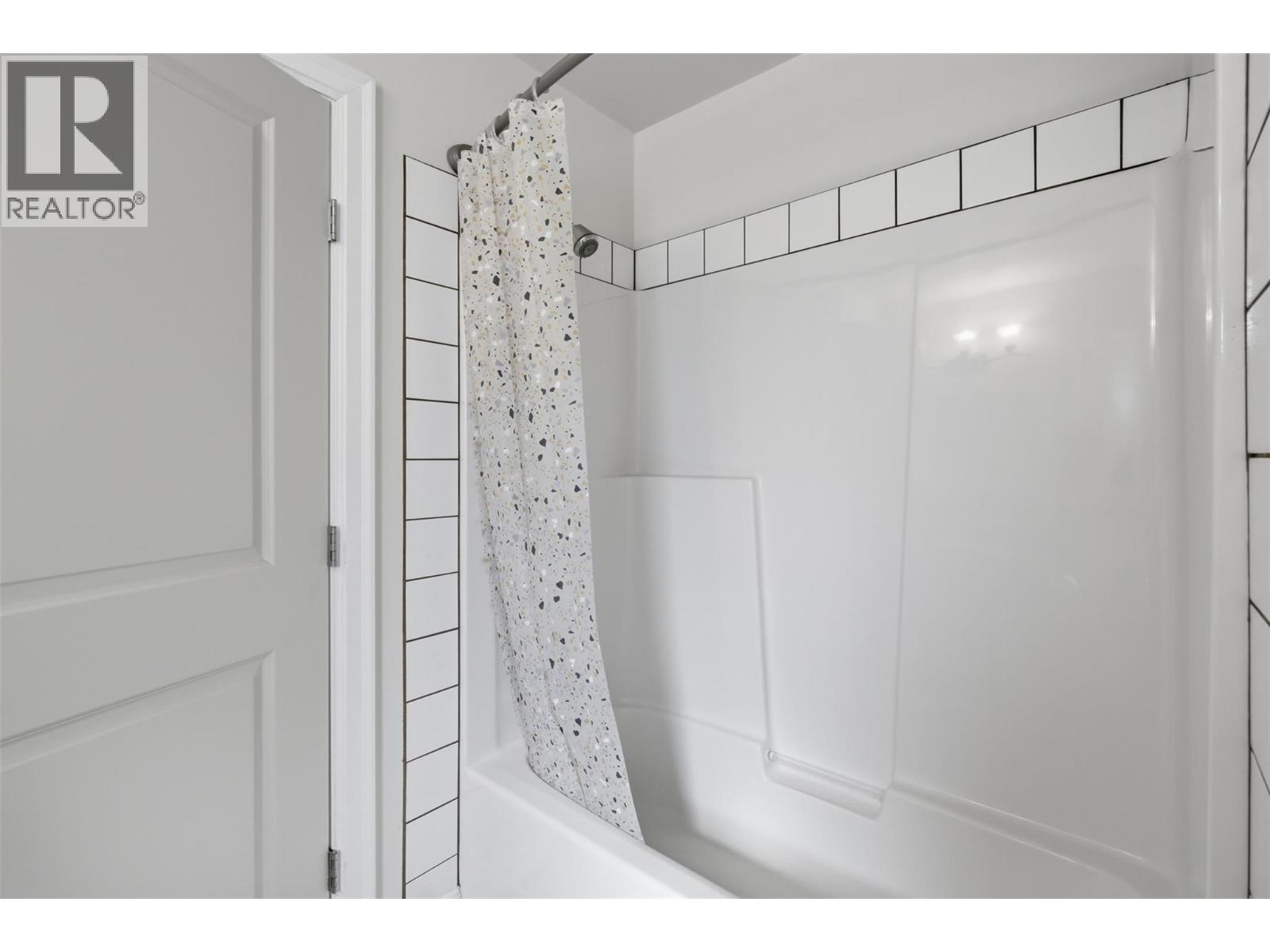 363 POPLAR Drive - 33