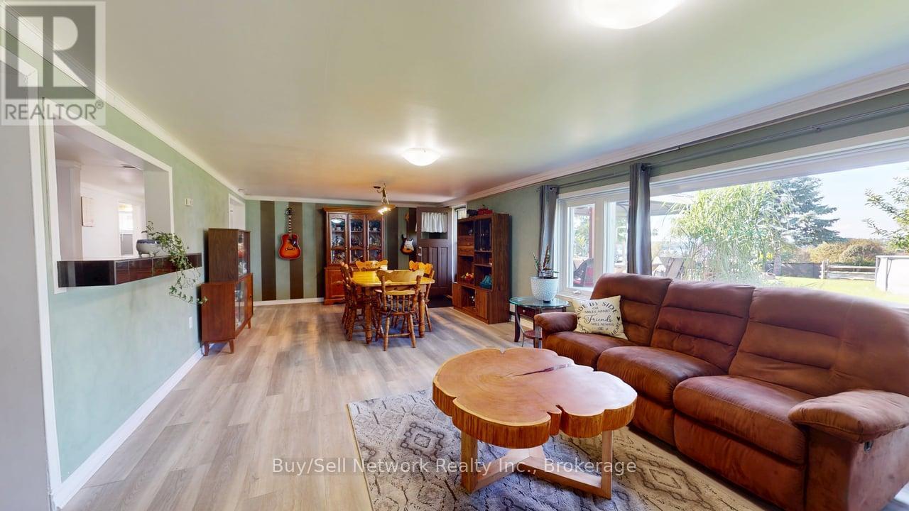 946 8TH LINE - Image 21