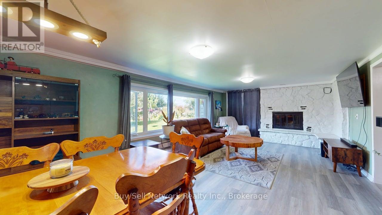 946 8TH LINE - Image 22