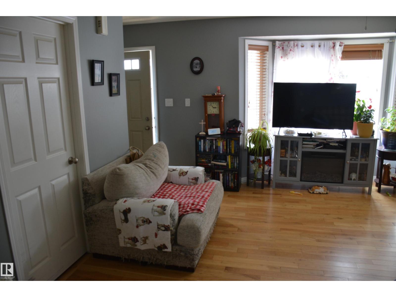 #5 5831 46 ST - Image 30