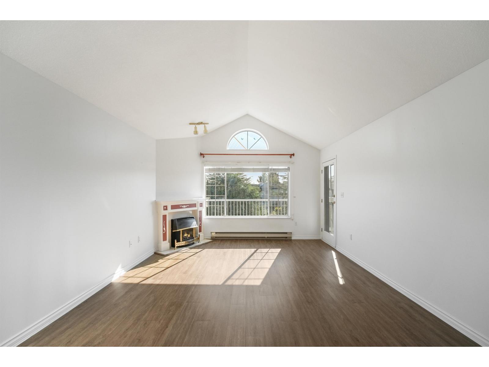 311 5375 205TH STREET, Langley