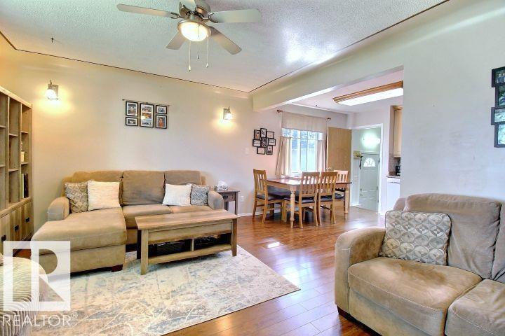 9743 65 AV NW - 10