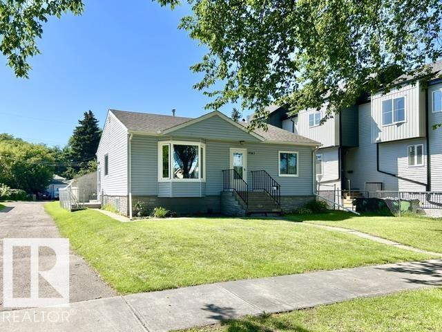 9743 65 AV NW - 1