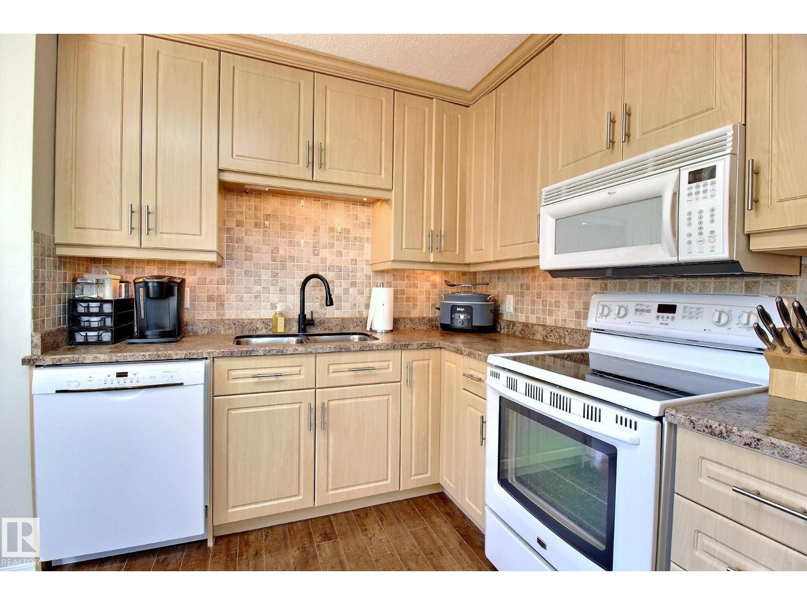 9743 65 AV NW - Image 15