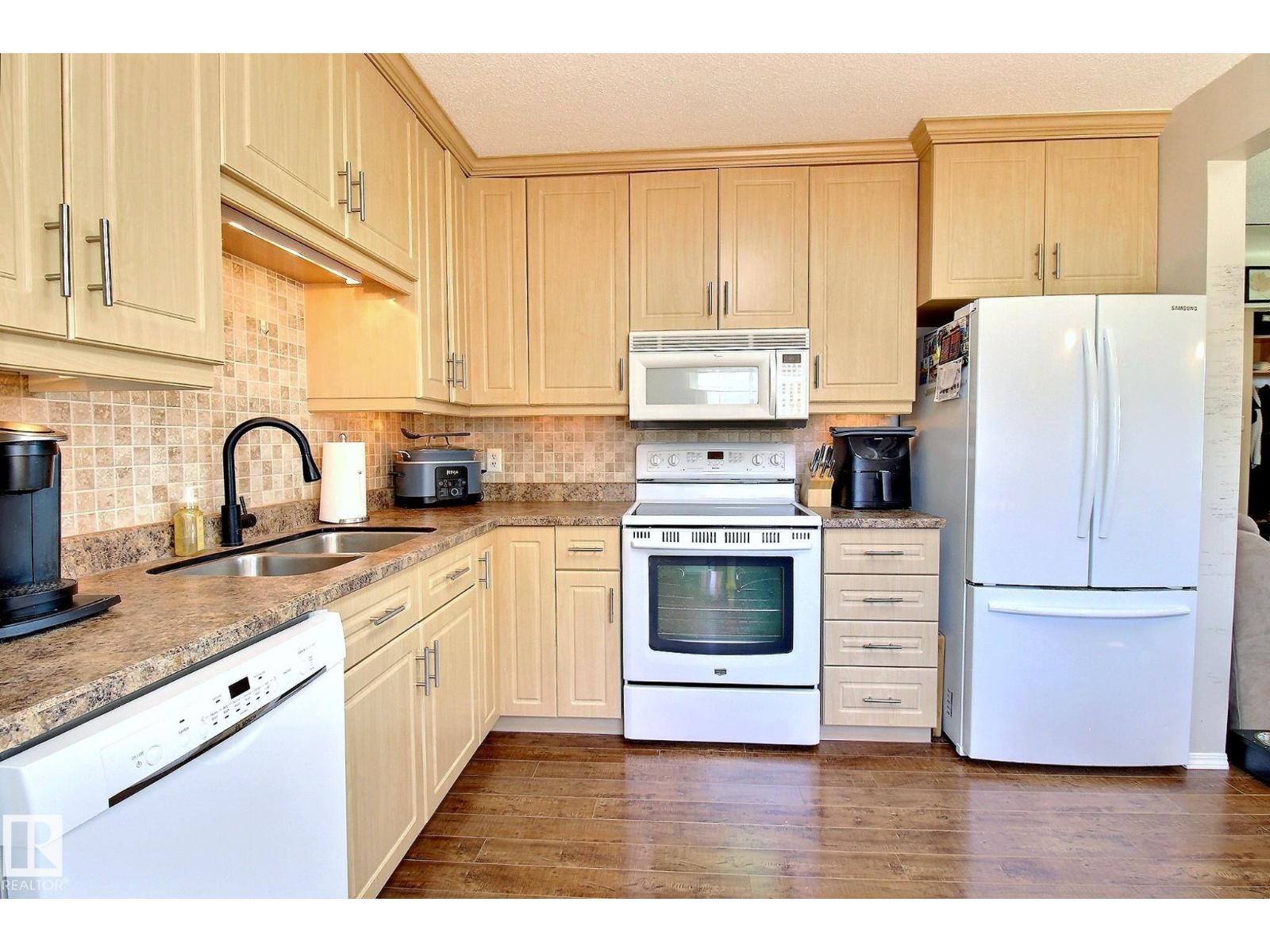 9743 65 AV NW - Image 17