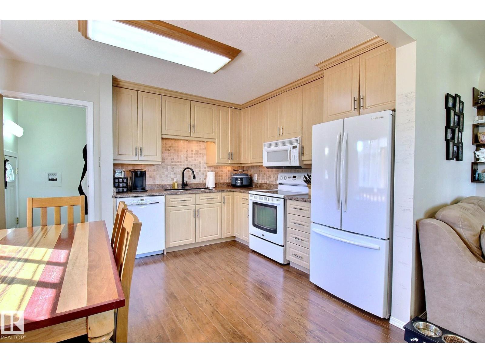 9743 65 AV NW - Image 13