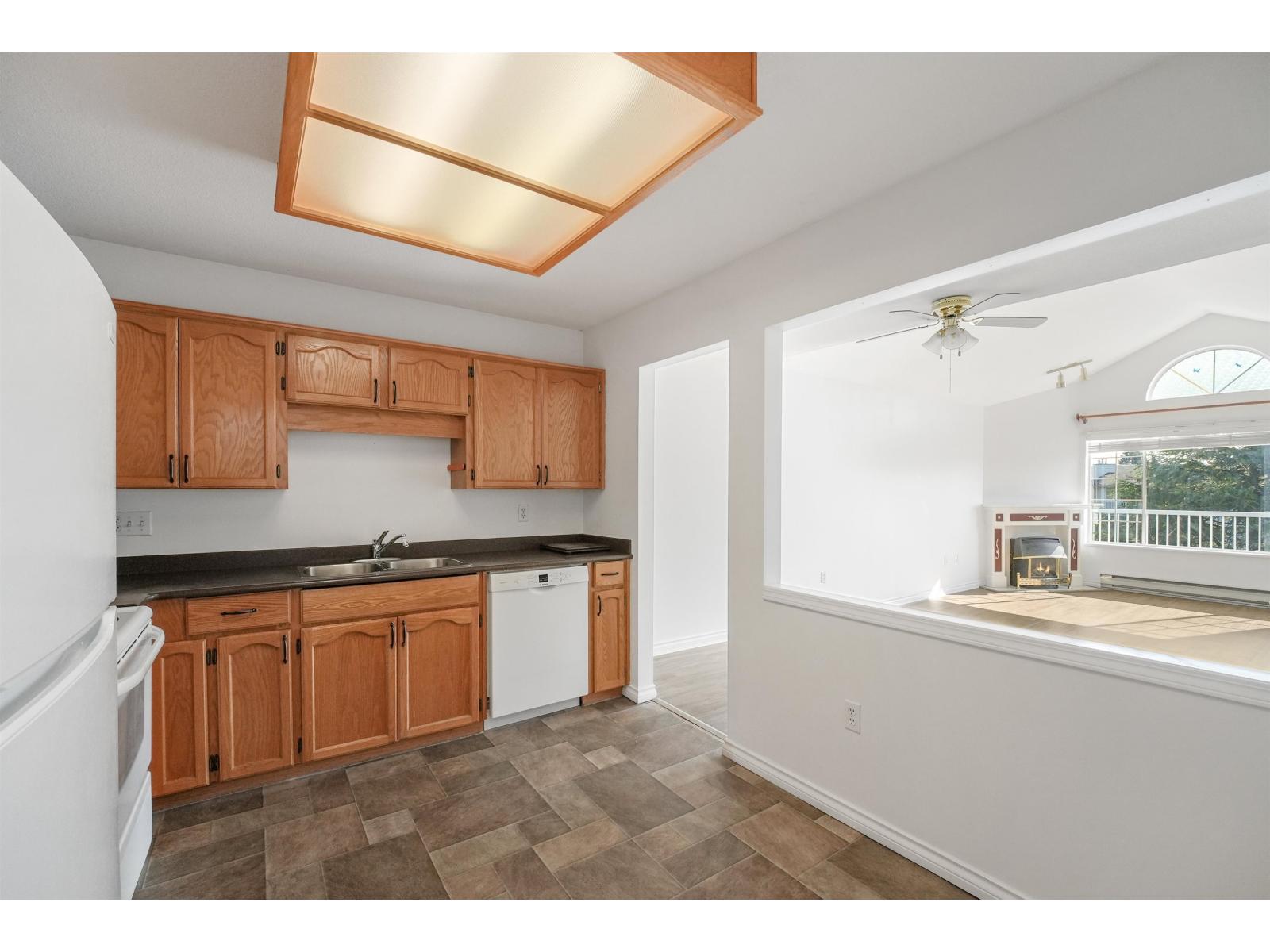 311 5375 205TH STREET, Langley
