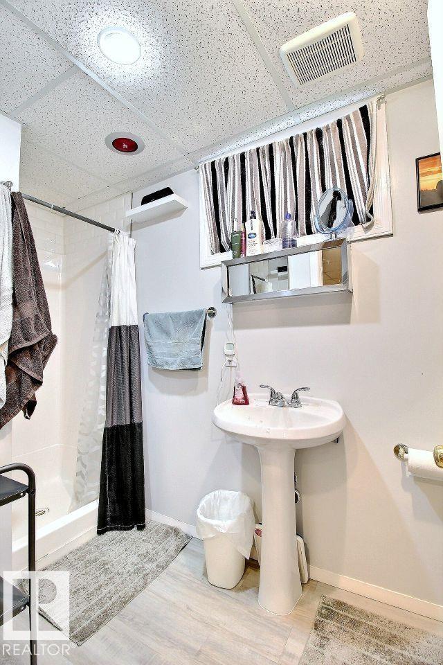9743 65 AV NW - Image 33
