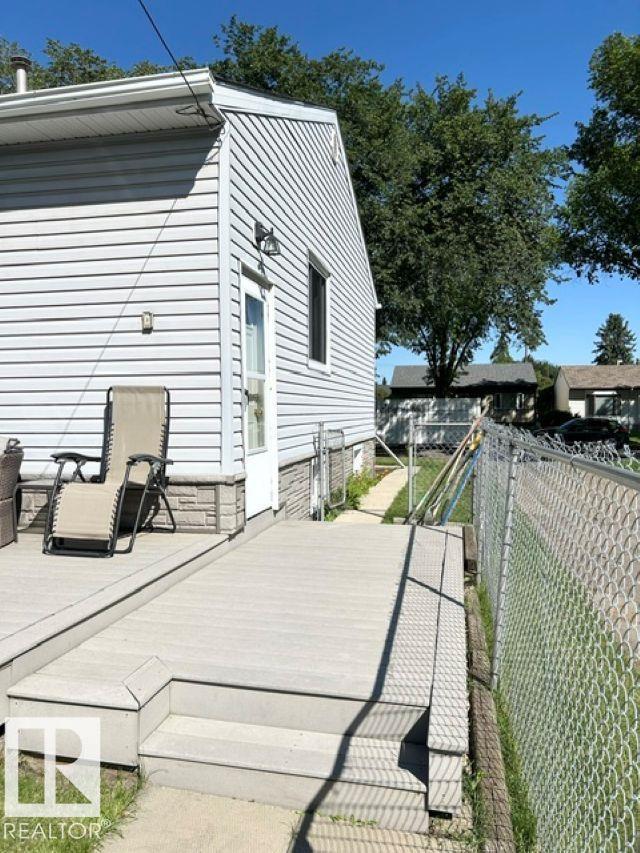 9743 65 AV NW - Image 36