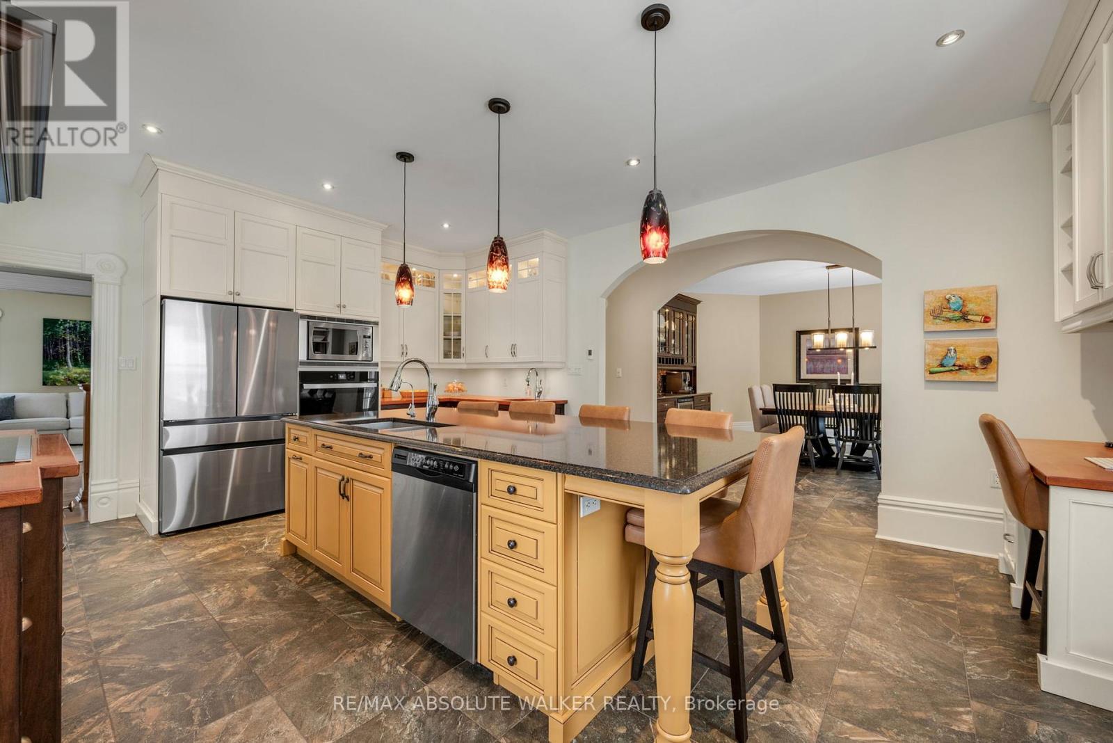 3302 MAIN STREET - Image 9