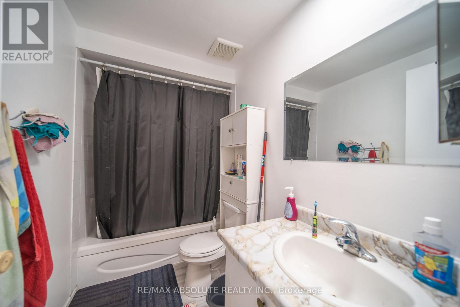 16 A KNOLLSBROOK DRIVE - 12