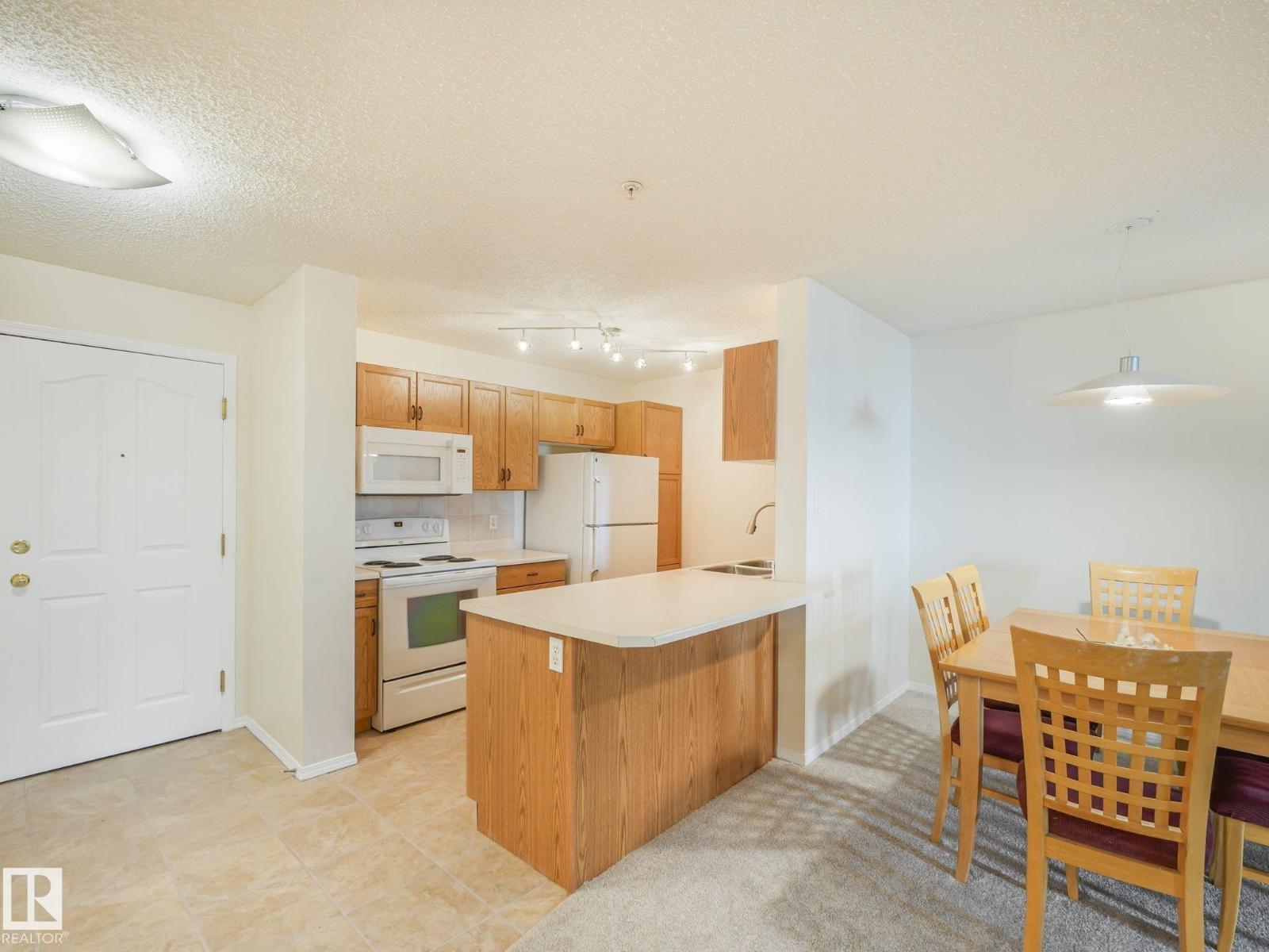 #114 10511 42 AV NW - Image 9
