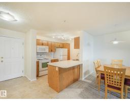 #114 10511 42 Av Nw, Edmonton, AB T6J7G8 Photo 9