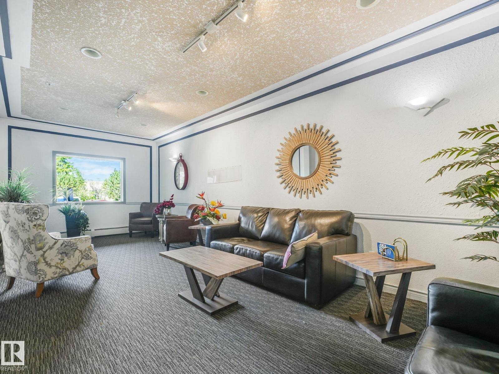 #114 10511 42 AV NW - Image 4