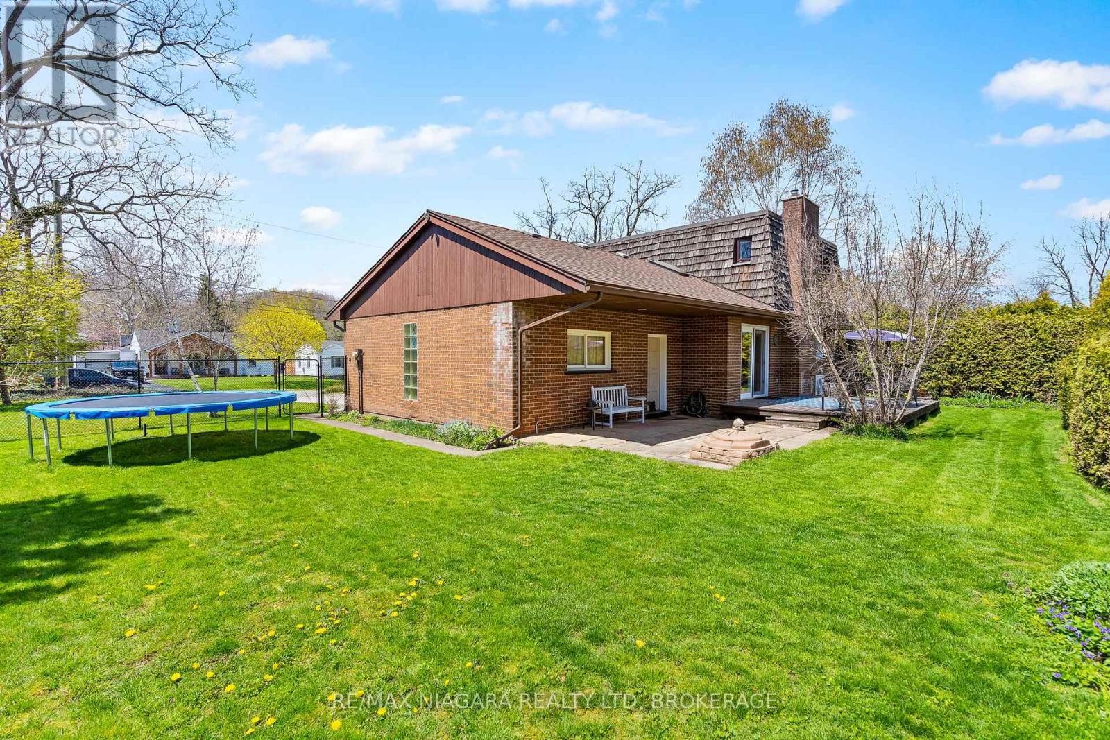 17 WALNUT STREET - 32