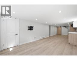 10 Cardinal Crescent N Unit# 2, Waterloo, ON N2J2E4 Photo 17
