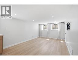 10 Cardinal Crescent N Unit# 2, Waterloo, ON N2J2E4 Photo 15