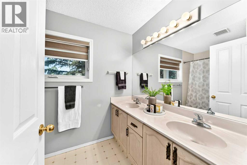 #76 388 Sandarac Drive NW - 23