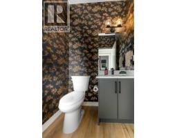 Primary Bedroom - 124 Heritage Boulevard, Cochrane, AB T4C3G8 Photo 14