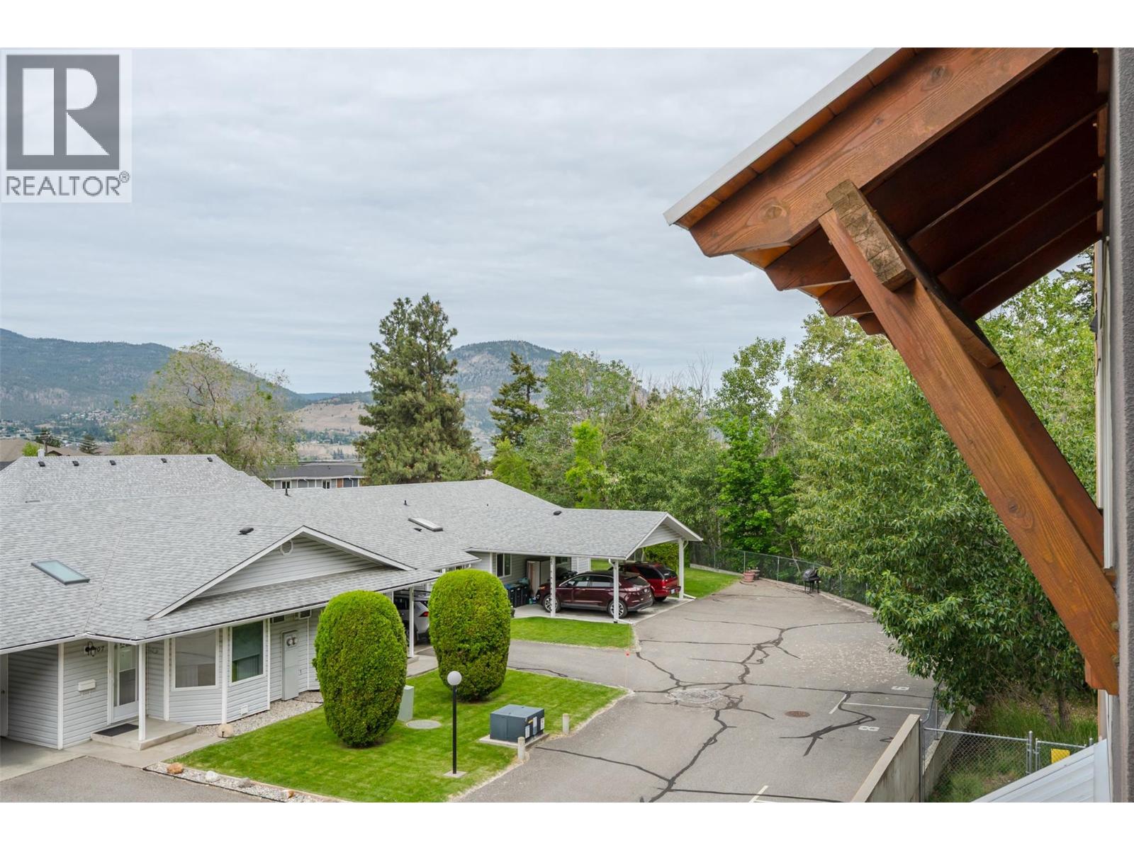 #204 873 Forestbrook Drive - 33