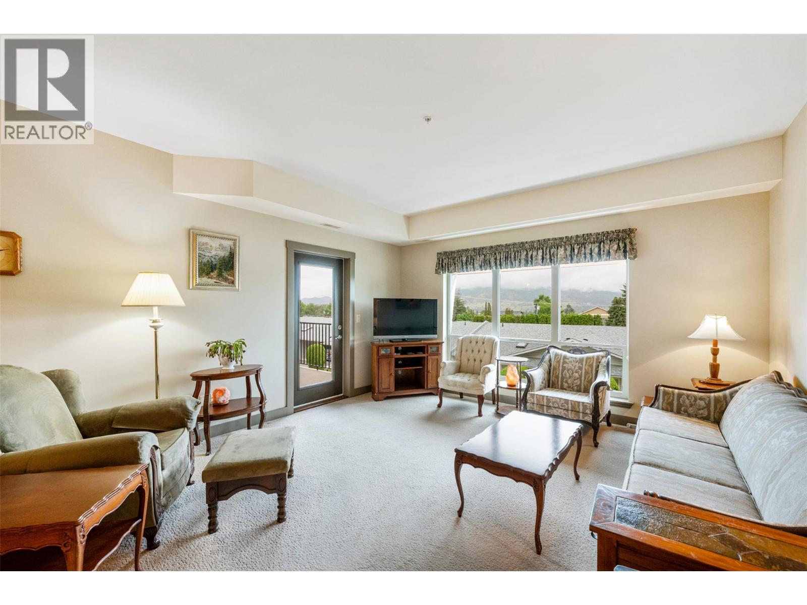 #204 873 Forestbrook Drive - 4