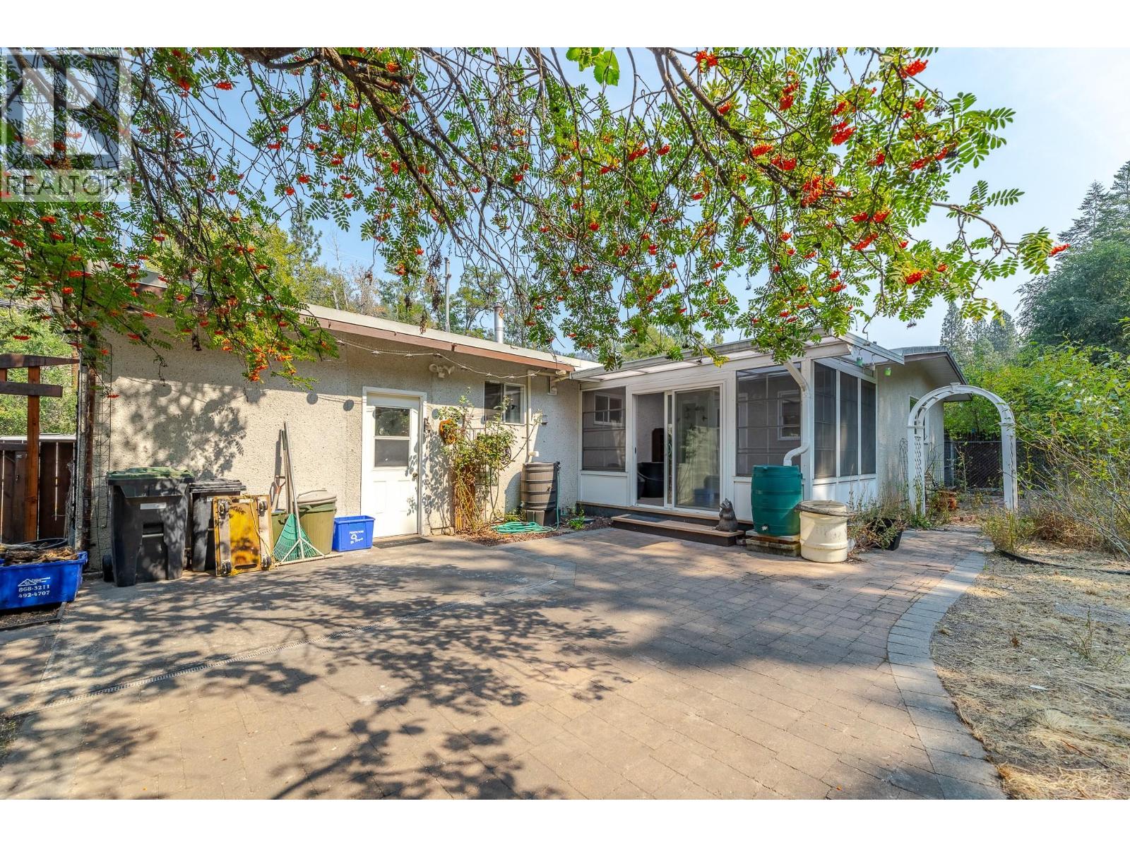 1530 Penticton Avenue, Penticton