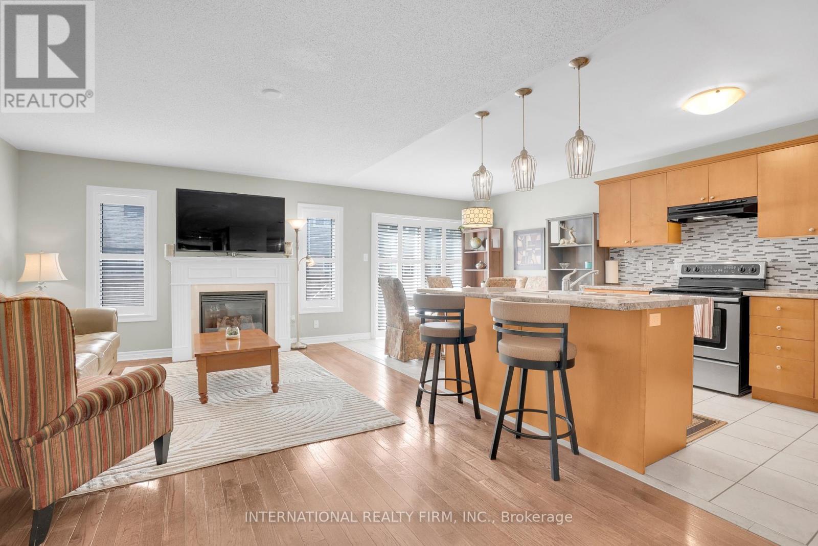 3 MAPLE CROWN TERRACE - Image 13