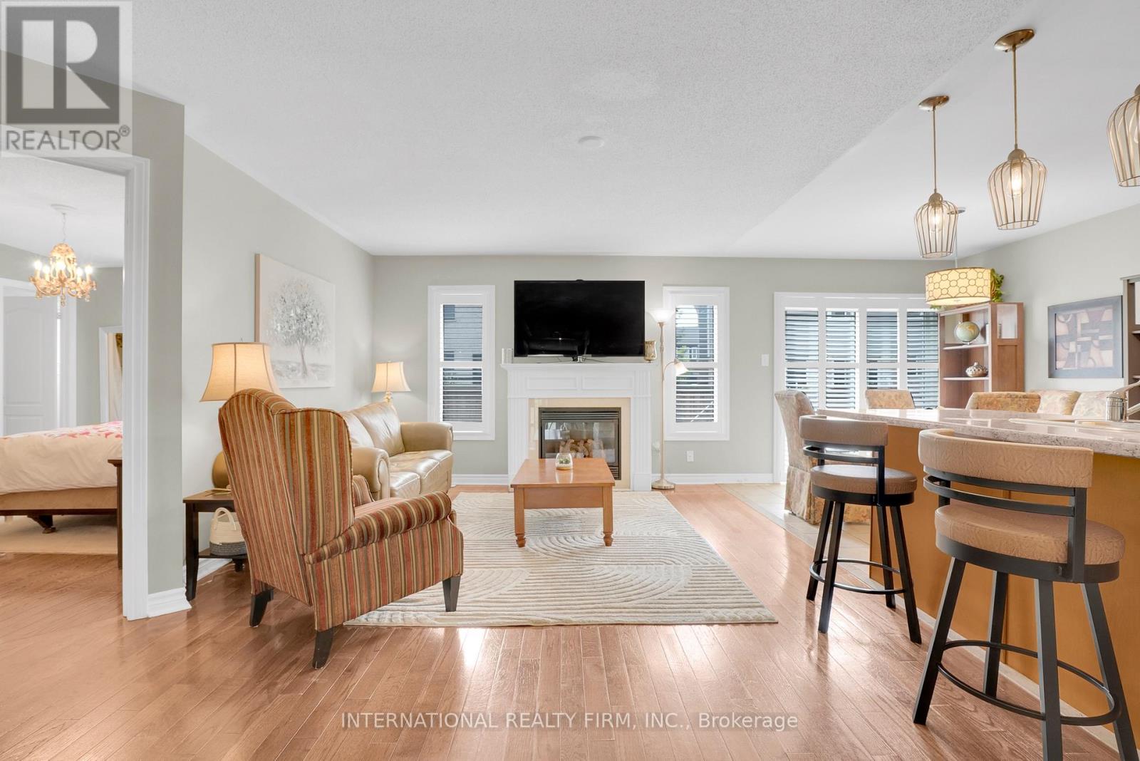 3 MAPLE CROWN TERRACE - Image 14