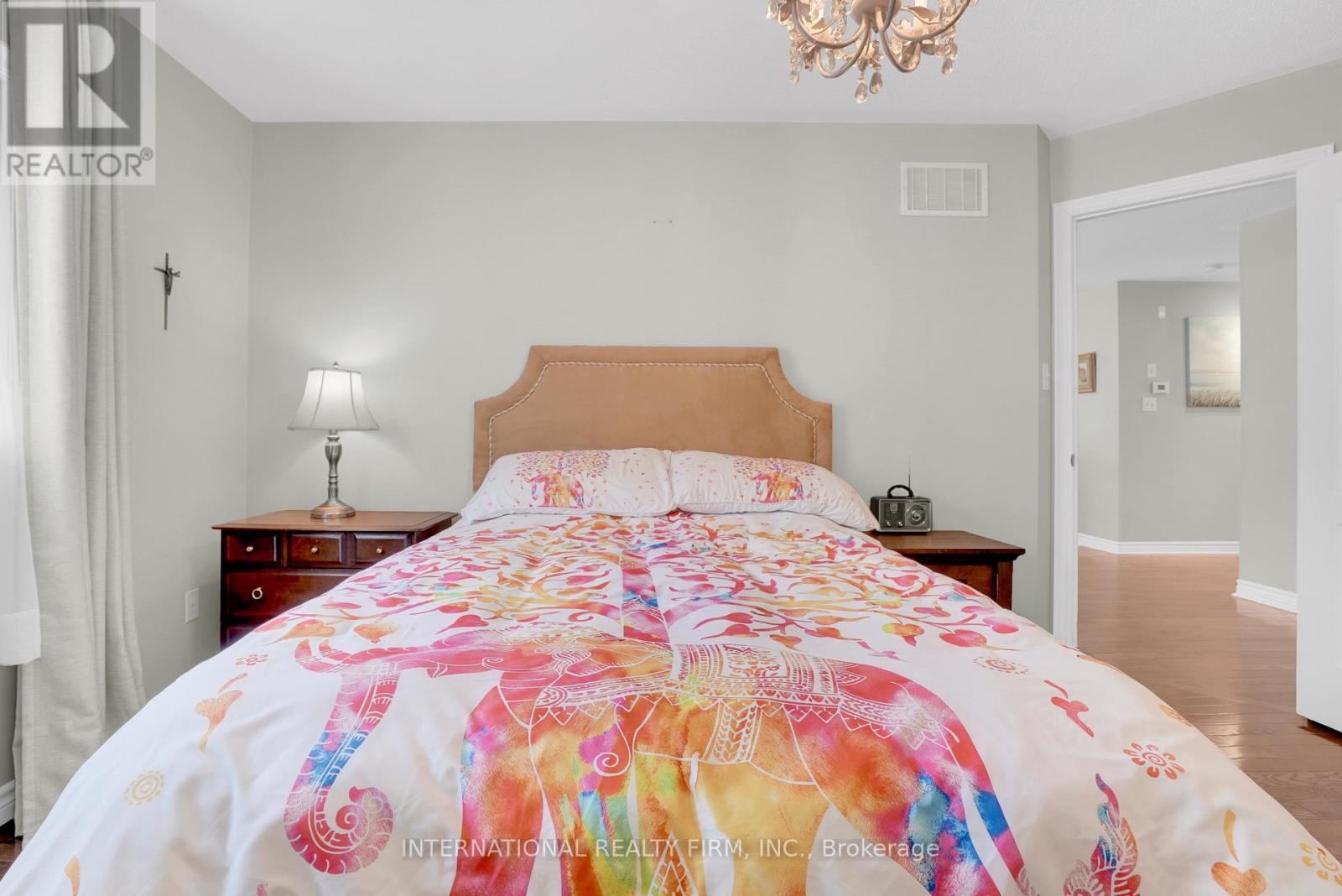 3 MAPLE CROWN TERRACE - 23
