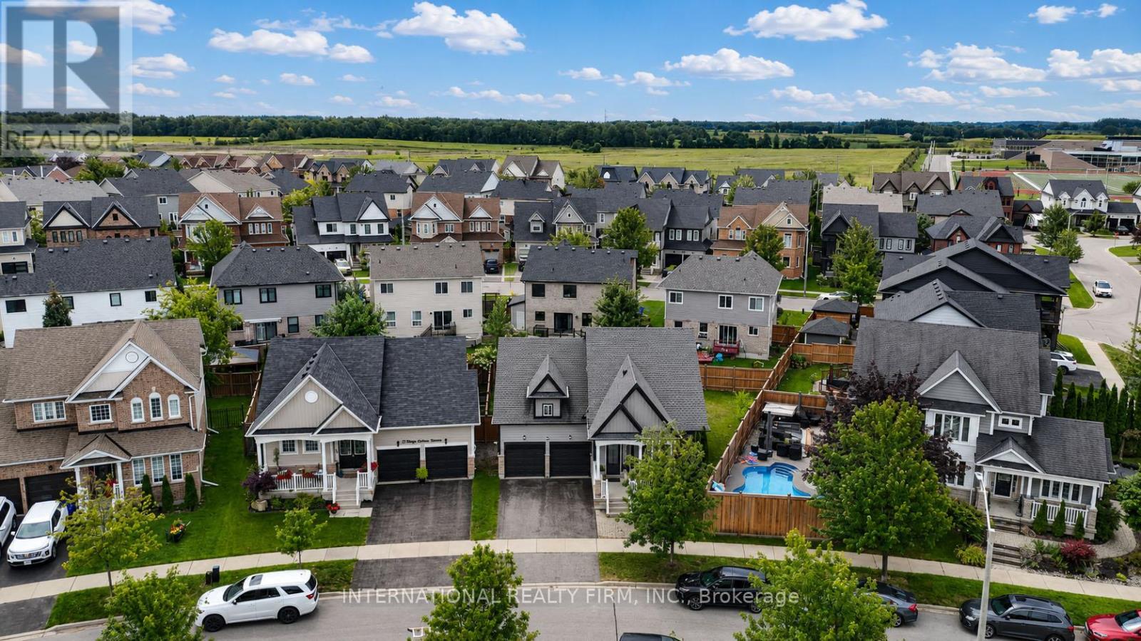 3 MAPLE CROWN TERRACE - Image 3