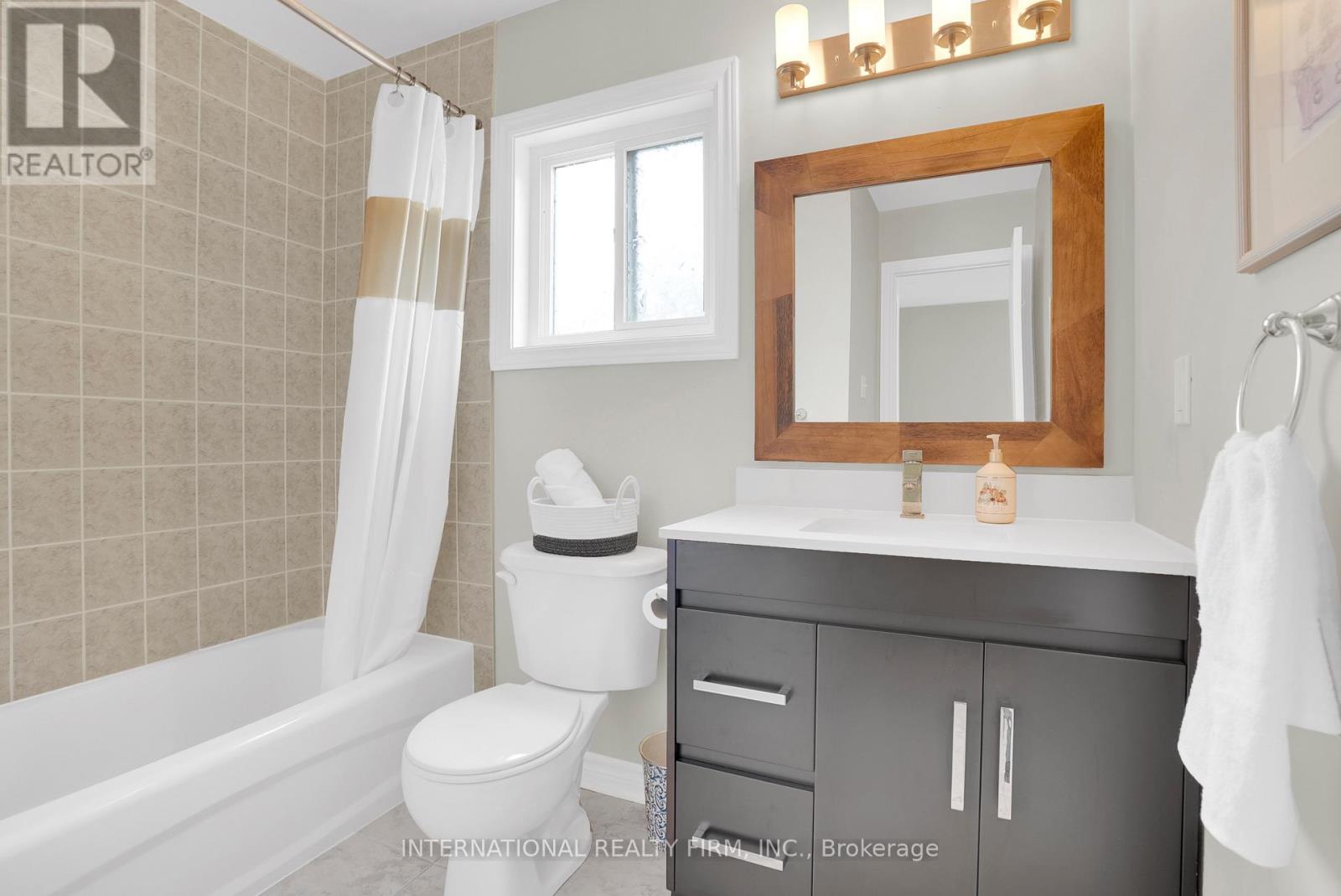 3 MAPLE CROWN TERRACE - Image 33
