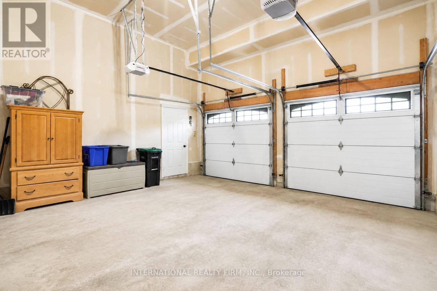 3 MAPLE CROWN TERRACE - Image 43