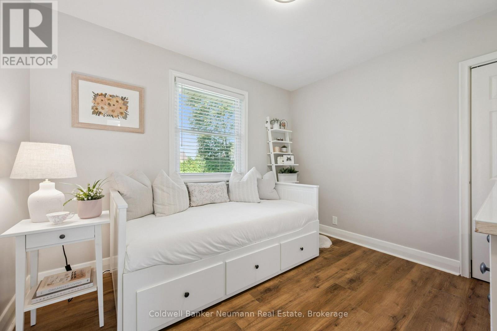 11 WESTERN AVENUE - Image 22