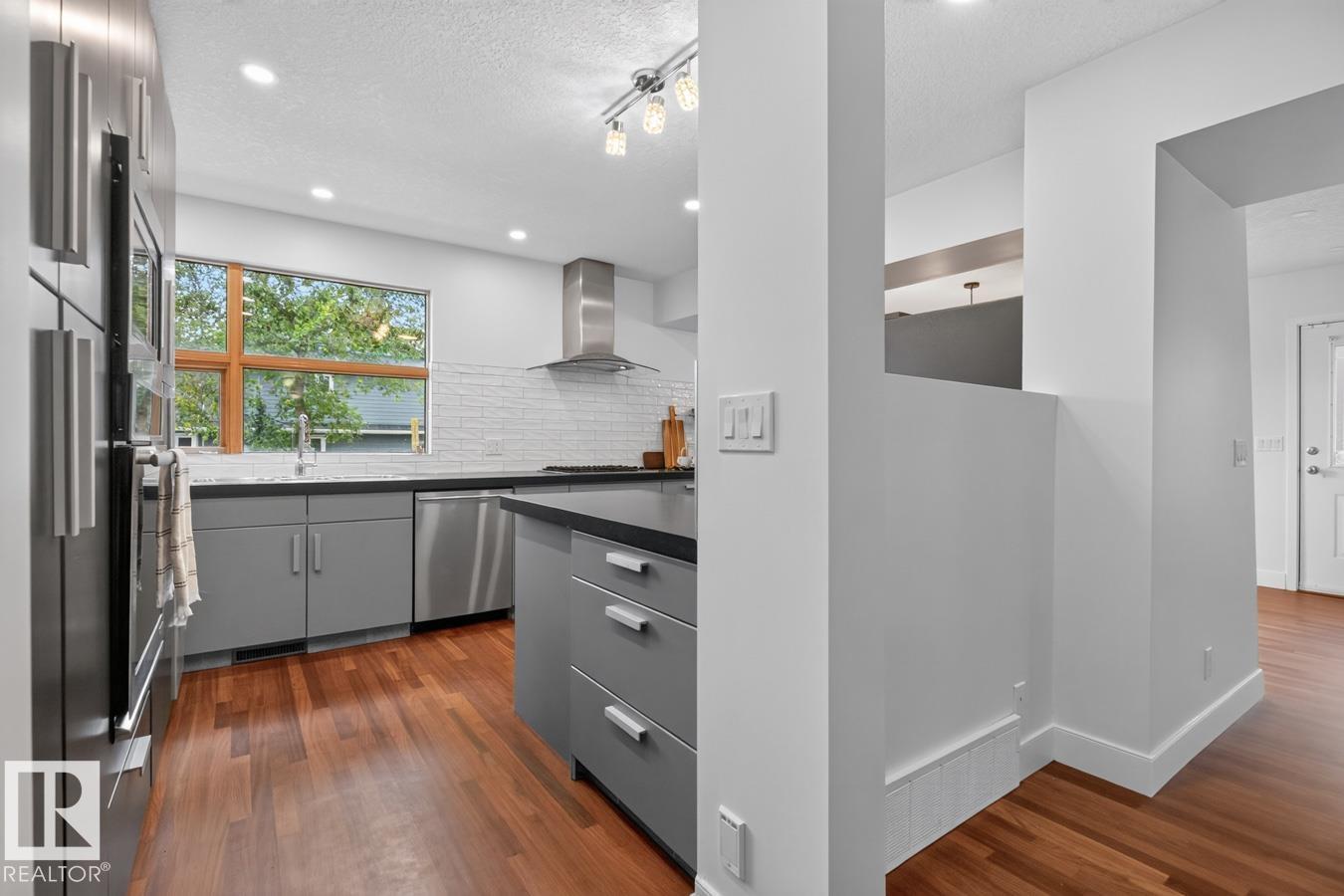 8860 93 ST NW - Image 16