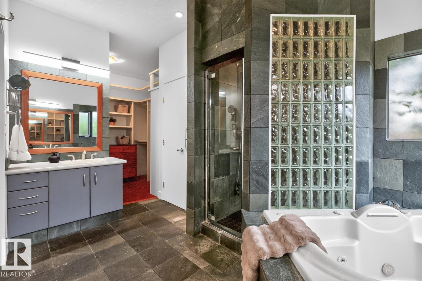 8860 93 ST NW - 33