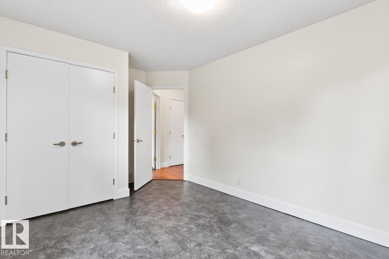 8860 93 ST NW - 38
