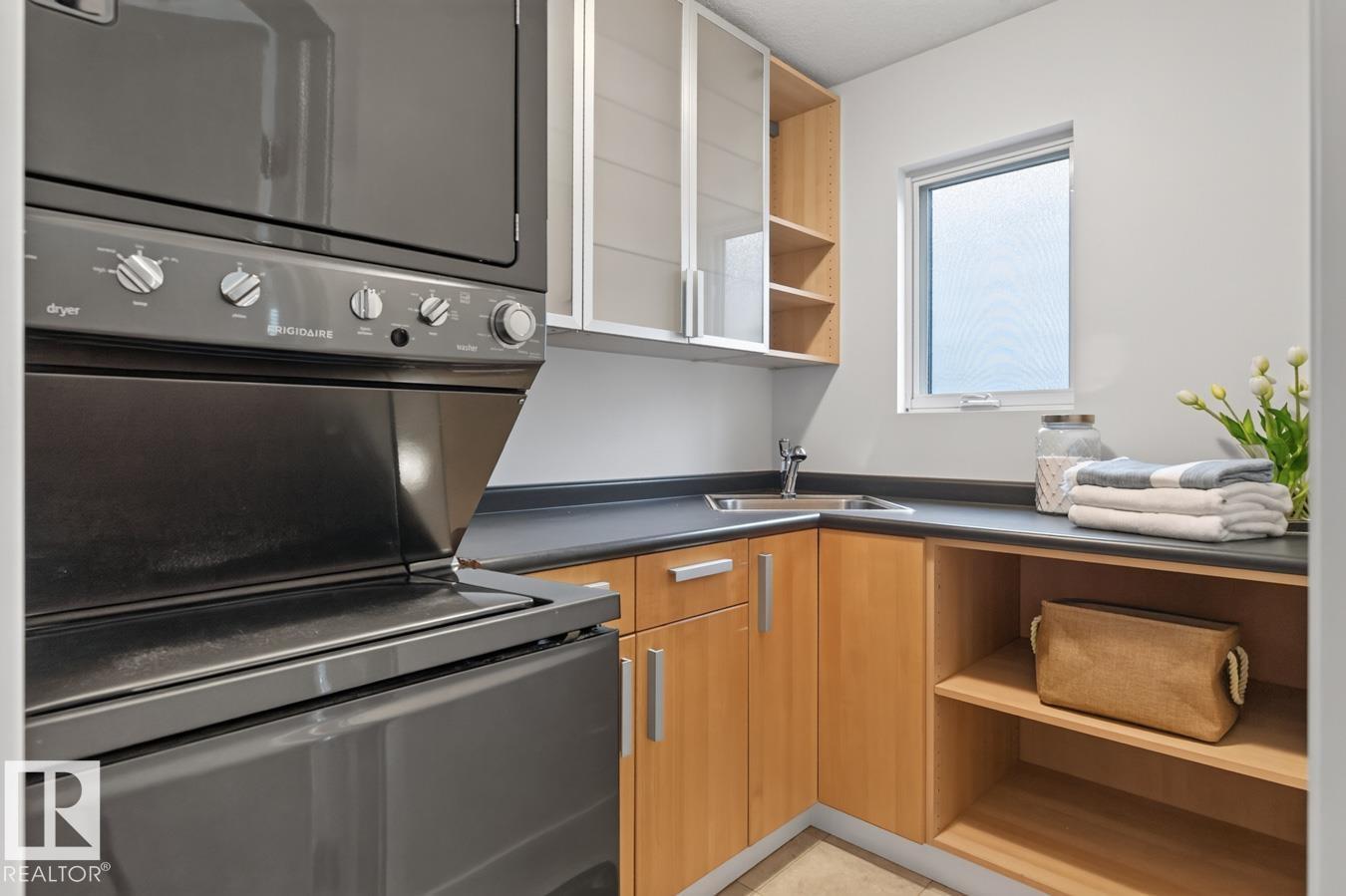 8860 93 ST NW - 43